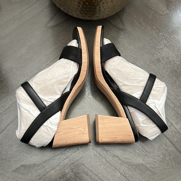 Naturalizer Leather Block Heeled Sandal - Rose - Picture 6 of 9